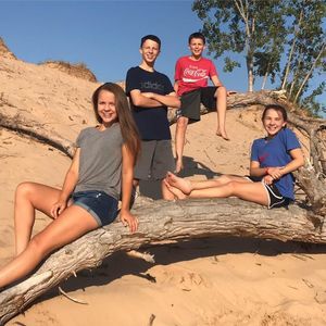 Meet your Posher, Dana